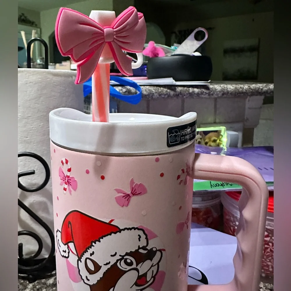 BUC-EE’S 2025 Holiday Bow 40 oz Tumbler - Picture 2 of 7